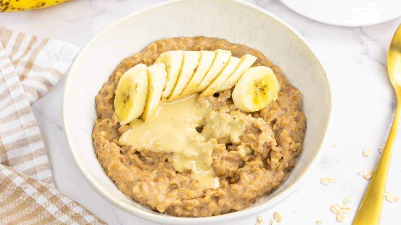 12 Healthy Foods That Can Speed Up Muscle Gain 10 Oatmeal in a bowl with banana