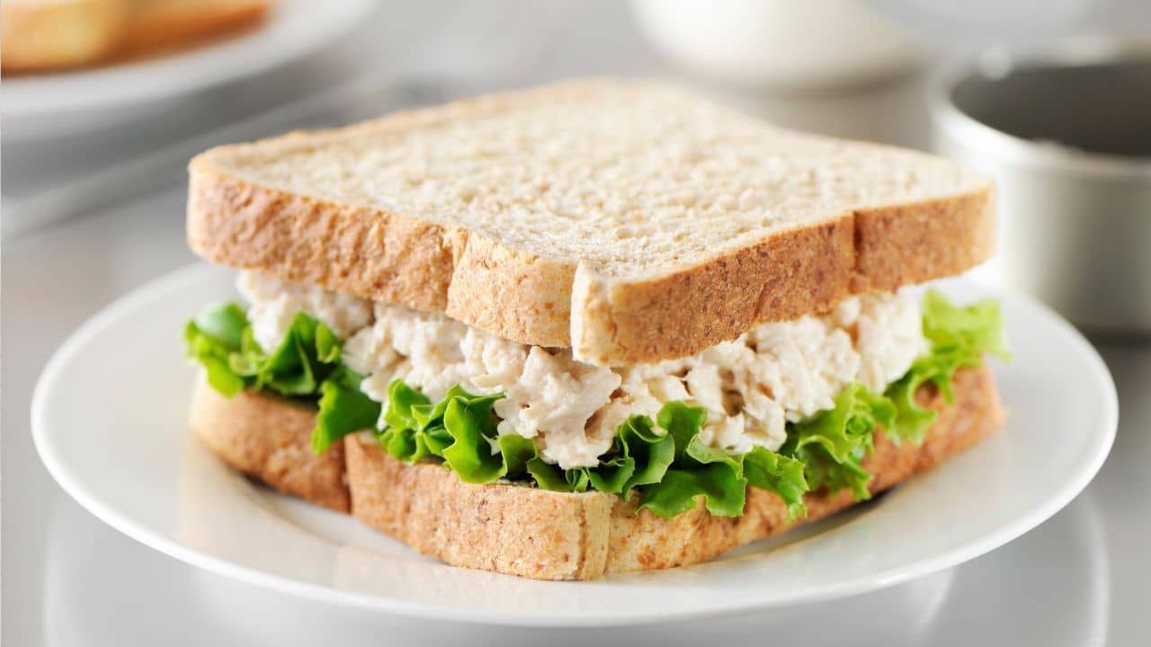 12 Healthy Foods That Can Speed Up Muscle Gain 4 Tuna sandwich