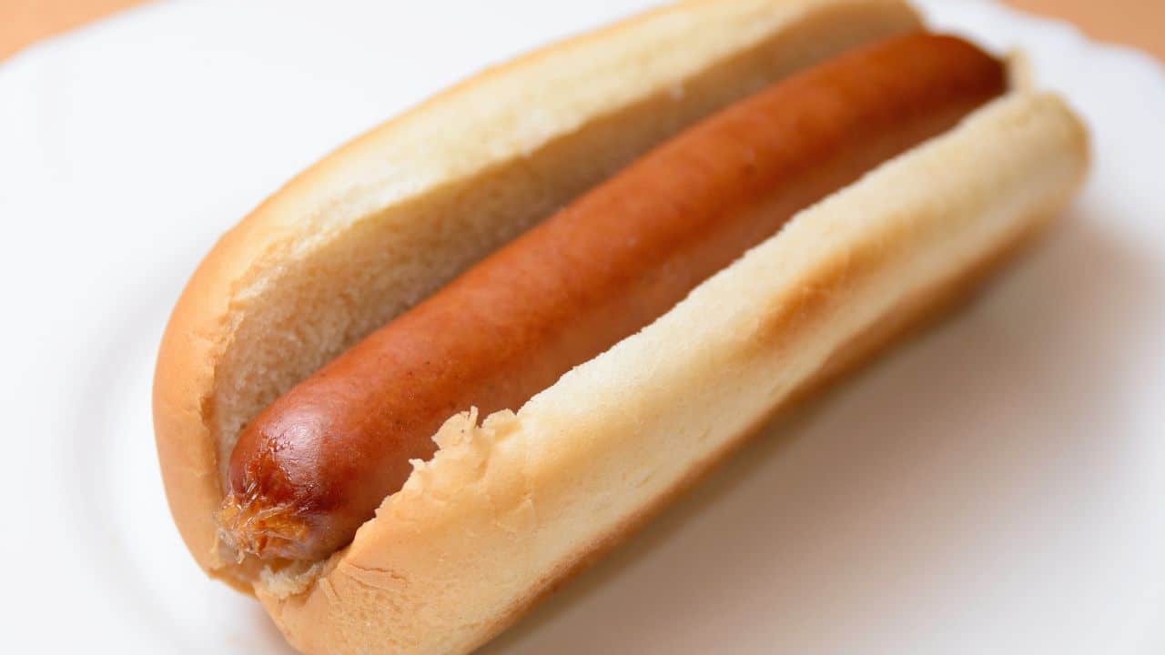 10 High-Calorie Foods To Avoid & 10 That Are Actually Healthy 4 hotdog on a plate